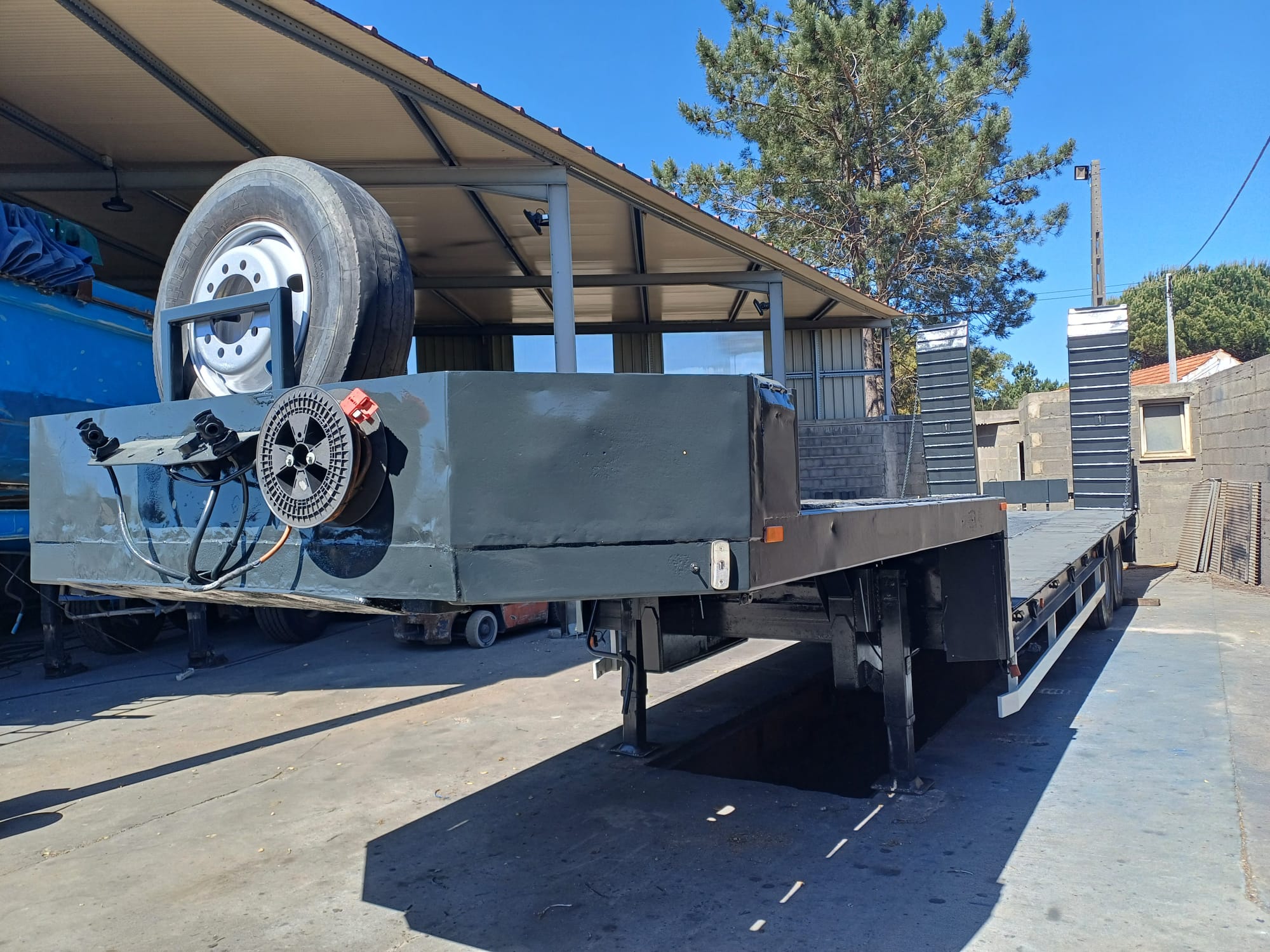 Porta máquinas Castera 2 eixos - Ano 1999